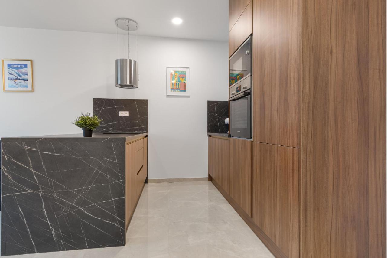 Lam Jegeho Alej - Jacuzzi - Free Parking Apartment Братислава Екстериор снимка